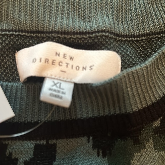 Leopard Print Long Sleeve Top - Picture 3 of 5